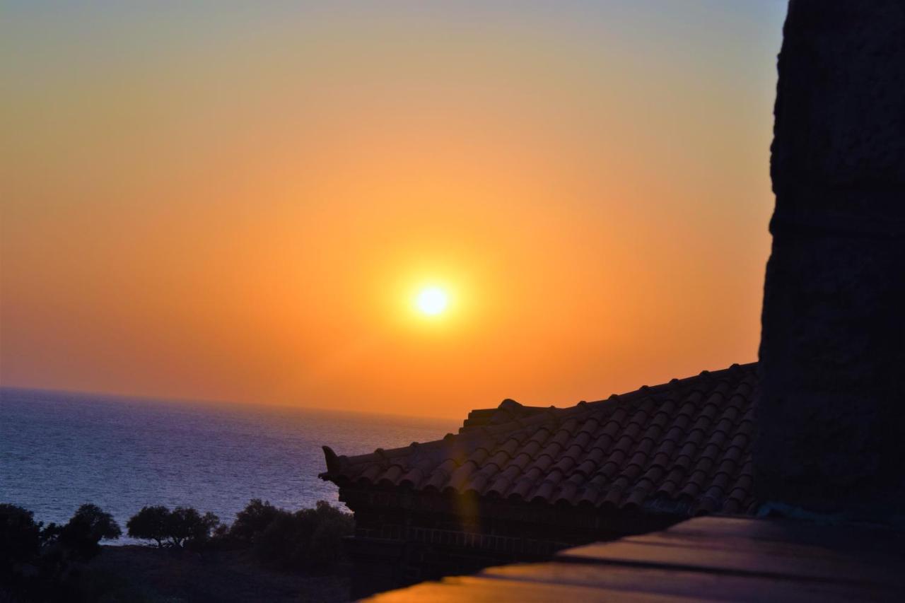 Villa Annie ميثيمْنا المظهر الخارجي الصورة